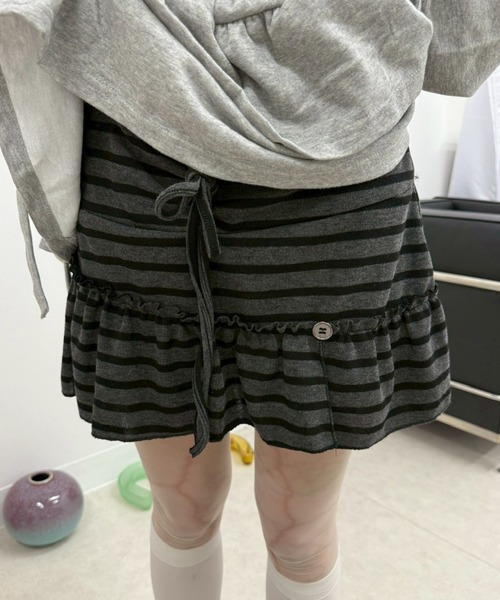Never mind the XU / Chikashitsu+(ネバーマインド ザ エックスユー / チカシツプラス)の「【nmtc+】border culotte skirt / 【エヌエムティーシープラス】ボーダーキュロットスカート <着用動画あり>(スカート・レディース・グレー/ブラック・ONE SIZE)」の18枚目の写真