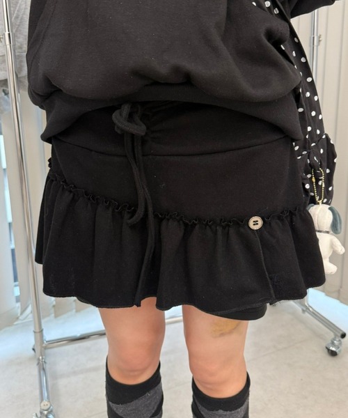 Never mind the XU / Chikashitsu+(ネバーマインド ザ エックスユー / チカシツプラス)の「【nmtc+】border culotte skirt / 【エヌエムティーシープラス】ボーダーキュロットスカート <着用動画あり>(スカート・レディース・グレー/ブラック・ONE SIZE)」の7枚目の写真