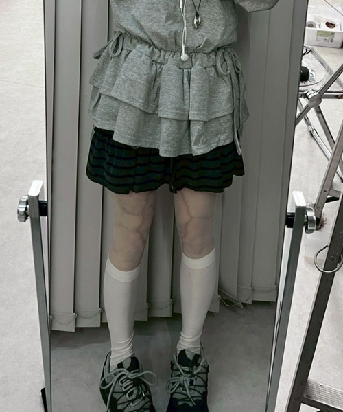 Never mind the XU / Chikashitsu+(ネバーマインド ザ エックスユー / チカシツプラス)の「【nmtc+】border culotte skirt / 【エヌエムティーシープラス】ボーダーキュロットスカート <着用動画あり>(スカート・レディース・グレー/ブラック・ONE SIZE)」の17枚目の写真
