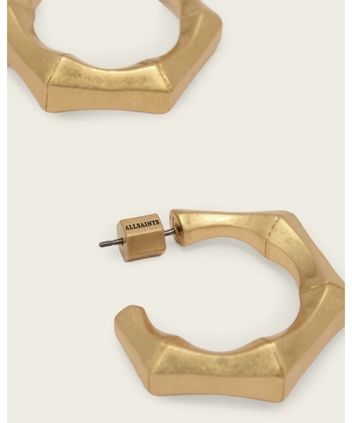 ALLSAINTS(オールセインツ)の「CLARA SMALL HOOP EARRINGS | CLARA スモール フープ イヤリング・ピアス(ピアス(両耳用)・レディース・ゴールド系その他・ONE SIZE)」の3枚目の写真