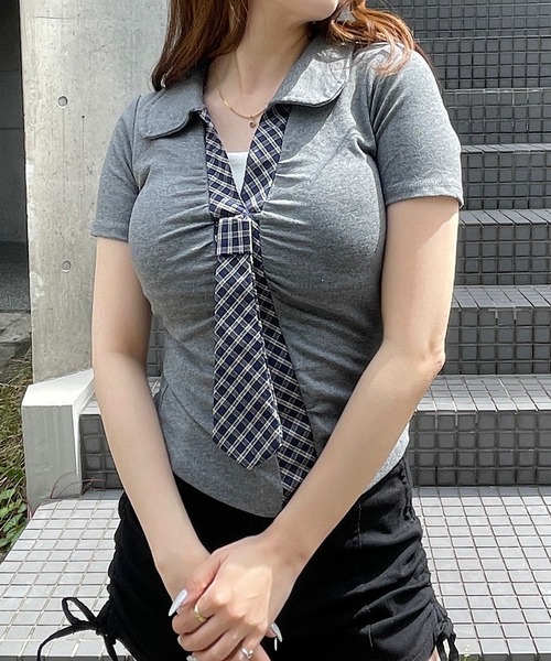 ROGER AND RAW（ロジャーアンドロウ）の「[カップ付き] ネクタイ付きスキッパーTシャツ（Tシャツ/カットソー・レディース・ブラック/グレー/ホワイト・FREE）」の3枚目の写真