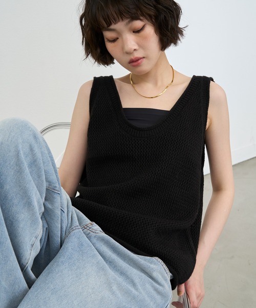 NUJOH(ヌゾ)の「Mesh Knit Sleeveless Vest / メッシュニットスリーブレスベスト(ベスト・レディース・ブラウン/ベージュ/ブラック・FREE)」の2枚目の写真