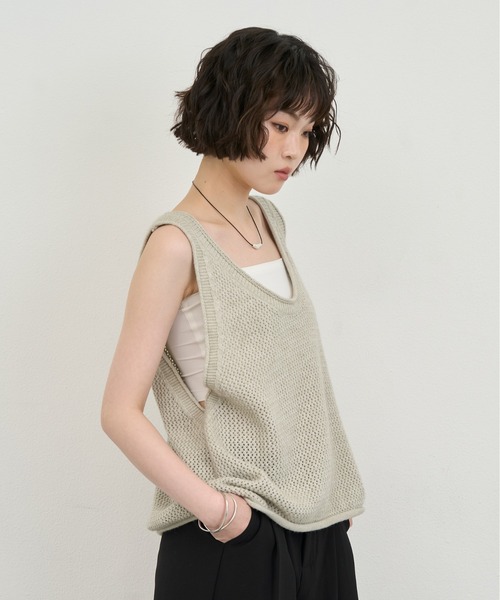 NUJOH(ヌゾ)の「Mesh Knit Sleeveless Vest / メッシュニットスリーブレスベスト(ベスト・レディース・ブラウン/ベージュ/ブラック・FREE)」の9枚目の写真