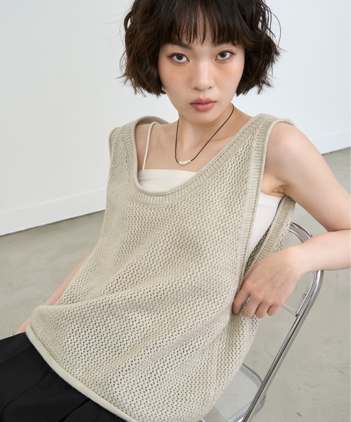 NUJOH(ヌゾ)の「Mesh Knit Sleeveless Vest / メッシュニットスリーブレスベスト(ベスト・レディース・ブラウン/ベージュ/ブラック・FREE)」の15枚目の写真