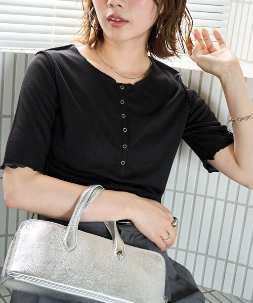 FREAK'S STORE(フリークスストア)の「限定展開 シアー テレコ メロー ヘンリー ネック 半袖 プルオーバー(Tシャツ/カットソー・レディース・ピンク/ブラック/ブルーグリーン/グレー/ナチュラル・フリ-)」の2枚目の写真