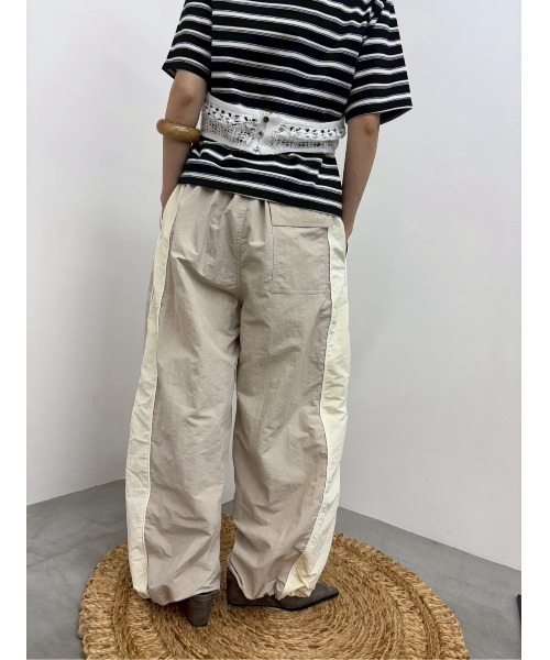 MIDVEIN(ミッドヴェイン)の「color scheme parachute PT(その他パンツ・レディース・ベージュ/レッド/ブルー/ブラック・FREE)」の11枚目の写真