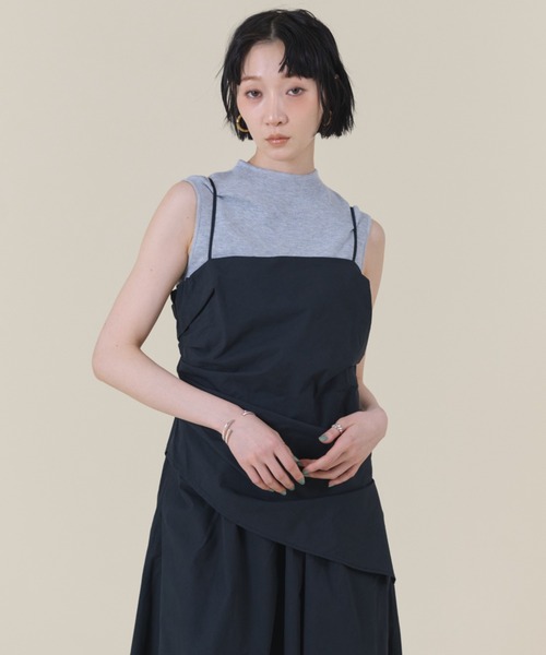 FMiBL(ファミル)の「アシンメトリーキャミワンピース(ワンピース・レディース・グレー/ブラック・FREE)」の8枚目の写真