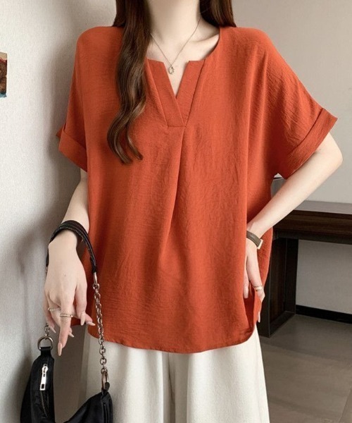 Diosfront(ディオスフロント)の「袖折り返しスキッパネック半袖ブラウス(シャツ/ブラウス・レディース・ホワイト/ブラック/オレンジ・FREE)」の3枚目の写真