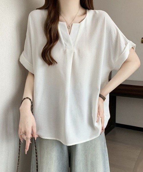 Diosfront(ディオスフロント)の「袖折り返しスキッパネック半袖ブラウス(シャツ/ブラウス・レディース・ホワイト/ブラック/オレンジ・FREE)」の11枚目の写真