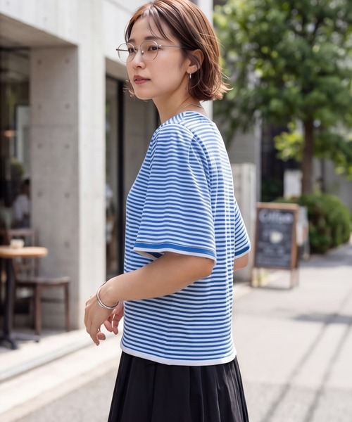 STYLE DELI(スタイルデリ)の「薄手シャリ感フレアスリーブトップス(Tシャツ/カットソー・レディース・ホワイト/ホワイト×ブラック/ホワイト×ブルー・M)」の22枚目の写真