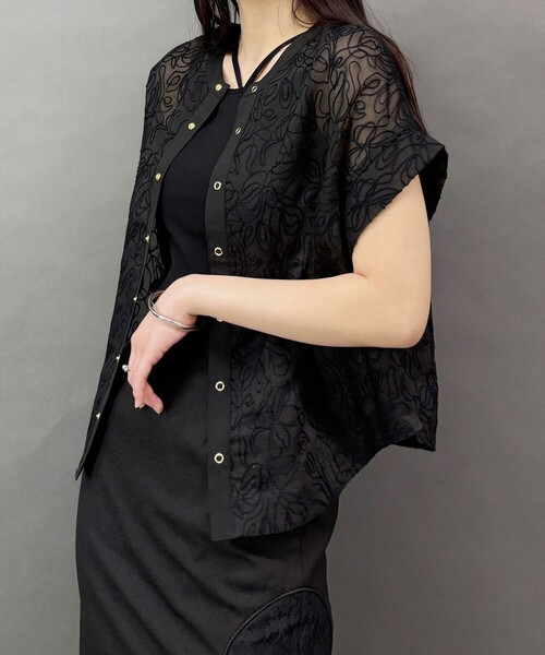NICOLE white(ニコルホワイト)の「2WAYコード刺繍ブラウス(シャツ/ブラウス・レディース・ブラック・FREE)」の13枚目の写真