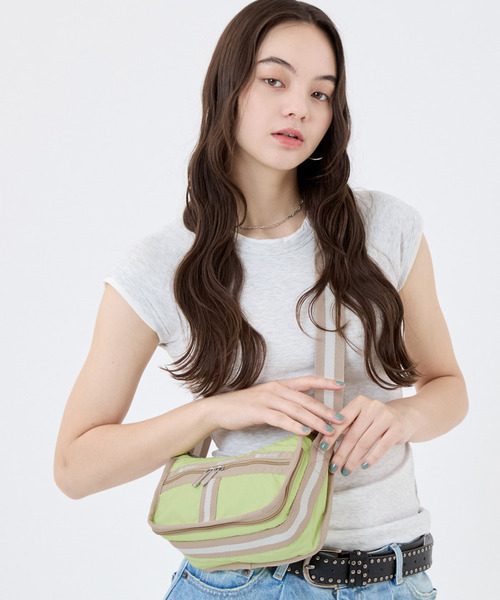 LeSportsac(レスポートサック)の「SMALL EVERYDAY BAG スペクテイターライム/ボーン(ショルダーバッグ・レディース・グリーン・FREE)」の1枚目の写真