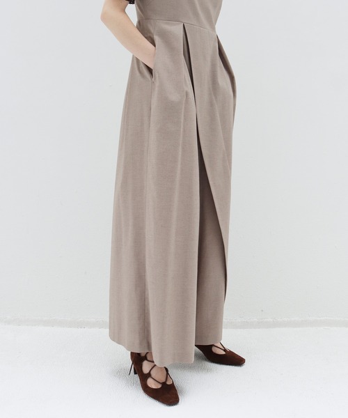 DRESSLAVE(ドレスレイブ)の「dobby asymmetric all in one(ドビーアシンメトリーオールインワン)(サロペット/オーバーオール・レディース・ベージュ/ブラック・38)」の9枚目の写真