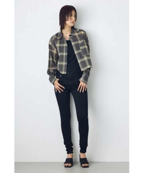 AZUL by moussy(アズールバイマウジー)の「【着丈バリエ】シアーコットンレギュラーシャツ(シャツ/ブラウス・レディース・アイボリー/グレー/ブラック系その他・SMALL/MEDIUM)」の4枚目の写真
