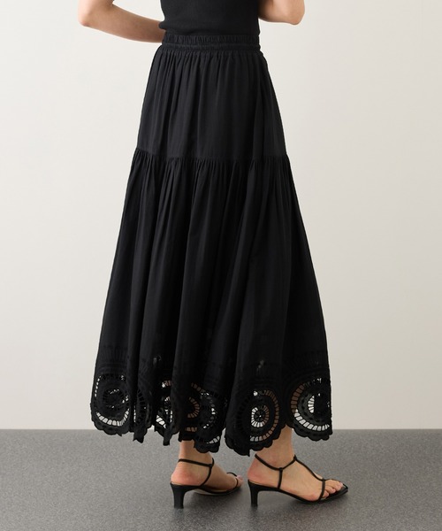 ROPE'（ロペ）の「INDIAコットンボイルシフリー刺繍サークルフレアスカート/セットアップ対応・イージーケア（スカート・レディース・ブラック/ホワイト・FREE）」の4枚目の写真
