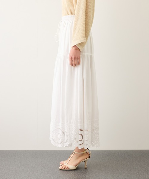 ROPE'（ロペ）の「INDIAコットンボイルシフリー刺繍サークルフレアスカート/セットアップ対応・イージーケア（スカート・レディース・ブラック/ホワイト・FREE）」の8枚目の写真