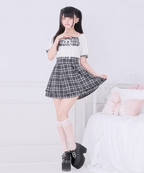 Pal elfy(パルエルフィー)の「エプロンデザインリボントップス(Tシャツ/カットソー・レディース・ブルー/ブラック/オフホワイト/ピンク・フリー)」の16枚目の写真