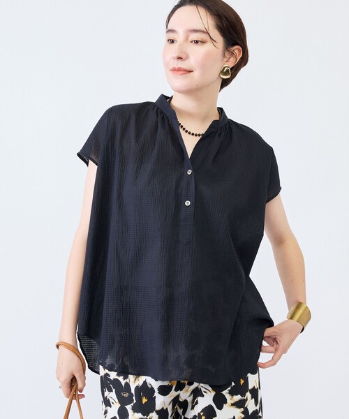 NOLLEY’S(ノーリーズ)の「ウォッシャブルシアーリップルフレンチスリーブブラウス(シャツ/ブラウス・レディース・オフホワイト/ブラック・FREE)」の2枚目の写真