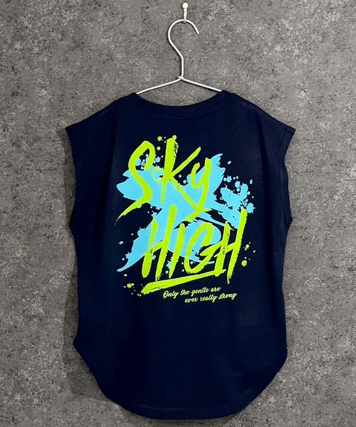 THE CASUAL（カジュアル）の「グラフィック バックプリント BIGノ－スリーブ　Tシャツ（タンクトップ・キッズ・ブラック/ネイビー/オフホワイト/モカ/ホワイト系その他/ブラック系その他/チャコール/ホワイト系その他2/ブラック系その他2・110cm/120cm/130cm/140cm/150cm/160cm）」の9枚目の写真