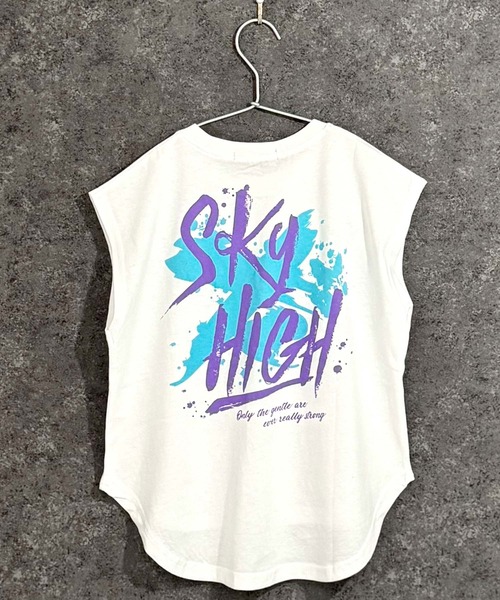 THE CASUAL（カジュアル）の「グラフィック バックプリント BIGノ－スリーブ　Tシャツ（タンクトップ・キッズ・ブラック/ネイビー/オフホワイト/モカ/ホワイト系その他/ブラック系その他/チャコール/ホワイト系その他2/ブラック系その他2・110cm/120cm/130cm/140cm/150cm/160cm）」の3枚目の写真