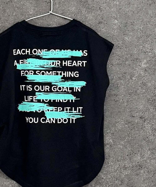 THE CASUAL（カジュアル）の「グラフィック バックプリント BIGノ－スリーブ　Tシャツ（タンクトップ・キッズ・ブラック/ネイビー/オフホワイト/モカ/ホワイト系その他/ブラック系その他/チャコール/ホワイト系その他2/ブラック系その他2・110cm/120cm/130cm/140cm/150cm/160cm）」の15枚目の写真