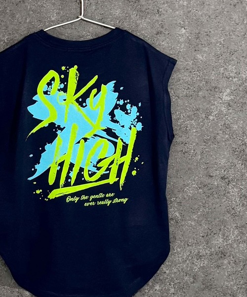 THE CASUAL（カジュアル）の「グラフィック バックプリント BIGノ－スリーブ　Tシャツ（タンクトップ・キッズ・ブラック/ネイビー/オフホワイト/モカ/ホワイト系その他/ブラック系その他/チャコール/ホワイト系その他2/ブラック系その他2・110cm/120cm/130cm/140cm/150cm/160cm）」の10枚目の写真