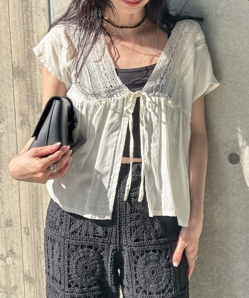 Bab(バブ)の「レースコンビフロントリボンブラウス(シャツ/ブラウス・レディース・ブラック/ピンク/アイボリー・MEDIUM)」の11枚目の写真