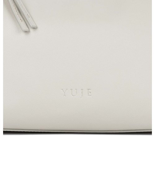 Yuje(ユジェ)の「LUNE ARCH BAG_cow skin (2color)(ショルダーバッグ・レディース・ブラック/クリーム・FREE)」の18枚目の写真