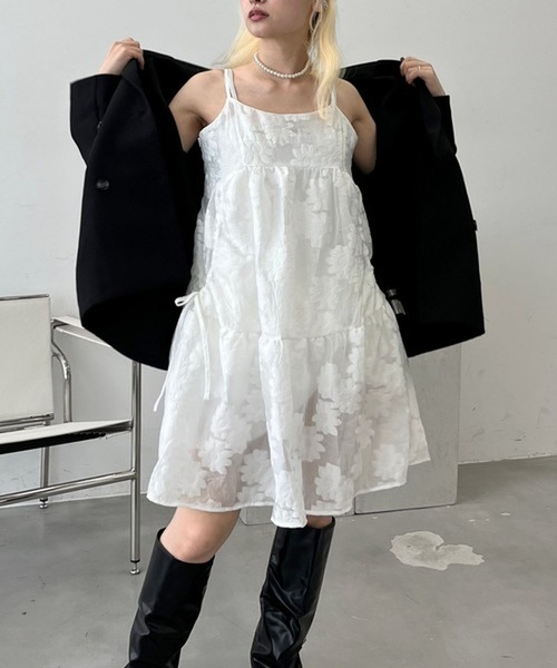 merrylatte(メリーラテ)の「レース花柄ワンピース【TUNE】(ワンピース・レディース・ホワイト/ブラック・FREE)」の5枚目の写真