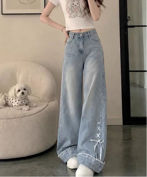 LUCPY(ラクピー)の「リボンデザインワイドデニムパンツ(デニムパンツ・レディース・ブルー・SMALL/X-LARGE/LARGE/MEDIUM)」の2枚目の写真