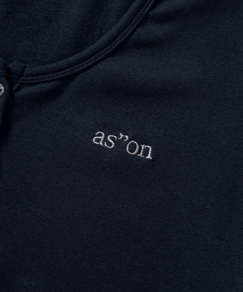 ASON（アズオン）の「EVER BUTTON TEE / NAVY（Tシャツ/カットソー・レディース・その他・FREE）」の5枚目の写真
