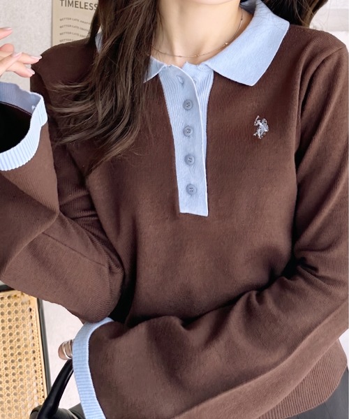 U.S. POLO ASSN.（ユーエスポロアッスン）の「【Ada.別注 U.S. POLO ASSN.】 バイカラー ポロ襟 フレアスリーブ ニット（ポロシャツ・レディース・ブラウン/ネイビー・L/M）」の2枚目の写真