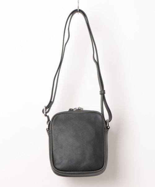 Vivienne Westwood（ヴィヴィアンウエストウッド）の「ETON SMALL CROSSBODY（ショルダーバッグ・レディース・ブラック・FREE）」の2枚目の写真