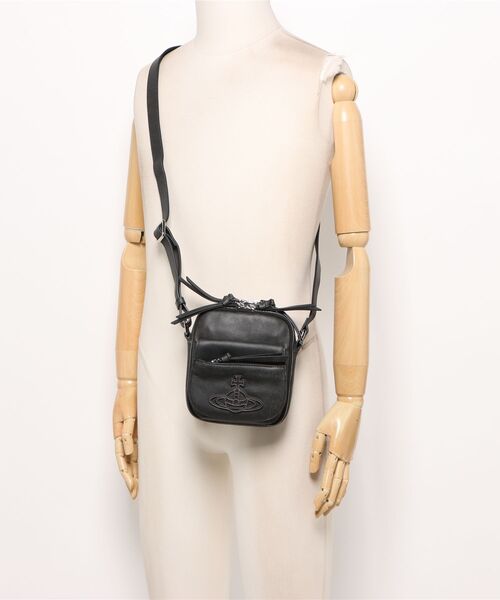 Vivienne Westwood（ヴィヴィアンウエストウッド）の「ETON SMALL CROSSBODY（ショルダーバッグ・レディース・ブラック・FREE）」の5枚目の写真