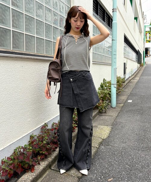 w closet(ダブルクローゼット)の「デニムラップスカート(スカート・レディース・ブルー/ブラック・FREE)」の6枚目の写真