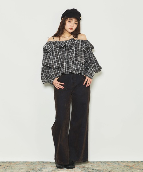 archives（アルシーヴ）の「フロッキーストレートフレアデニムパンツ（デニムパンツ・レディース・ブラウン/ブラック・SMALL/MEDIUM）」の17枚目の写真