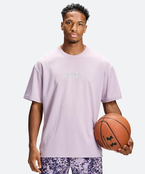 UNDER ARMOUR(アンダーアーマー)の「UAストリートクエスト ショートスリーブ Tシャツ(バスケットボール/メンズ)(Tシャツ/カットソー・メンズ・スモークピンク・XL/L/M/S/2XL/3XL)」の1枚目の写真