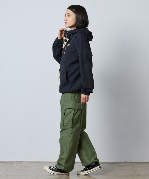 L.L.Bean(エルエルビーン)の「マウンテン・クラシック・アノラック 米国フィット・プチ(マウンテンパーカー・レディース・ブラック・SMALL/X-SMALL/LARGE/MEDIUM)」の13枚目の写真