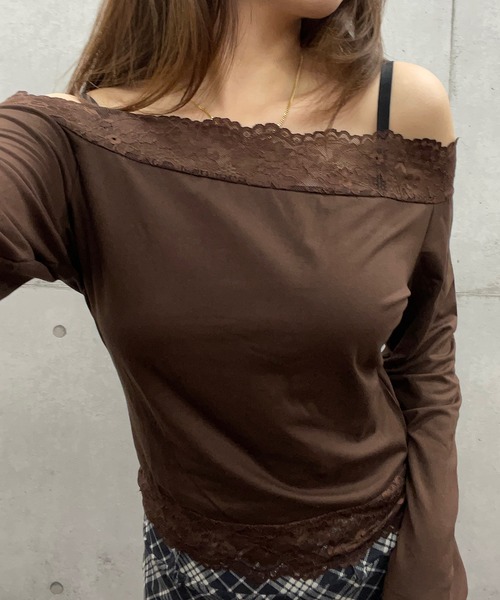ROGER AND RAW(ロジャーアンドロウ)の「レース切替長袖オフショルトップス(Tシャツ/カットソー・レディース・ブラウン/ホワイト/ブラック・FREE)」の16枚目の写真