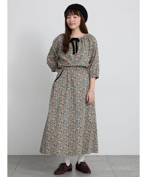 TSUHARU by Samansa Mos2(ツハルバイサマンサモスモス)の「【LIBERTY FABRICS】Floralia柄ギャザースカート(スカート・レディース・ブルー/レッド・F)」の21枚目の写真