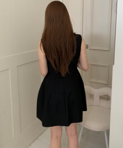 Aelina(エリナ)の「ノースリーブショートワンピース(ワンピース・レディース・グレー/ブラック・L/M)」の6枚目の写真