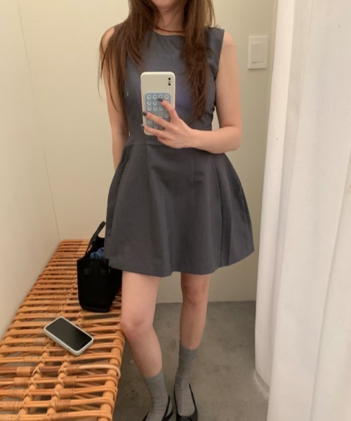 Aelina(エリナ)の「ノースリーブショートワンピース(ワンピース・レディース・グレー/ブラック・L/M)」の22枚目の写真