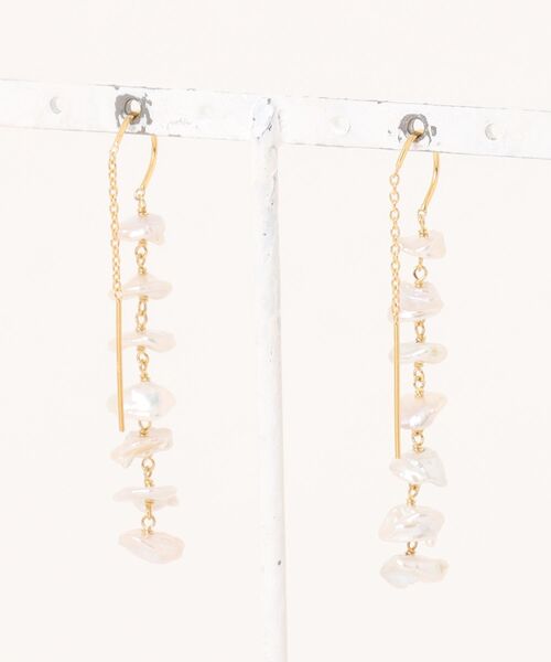 A.en（エイエン ）の「【CHAN LUU】ANINI THREAD THRU EARRINGS（ピアス（両耳用）・レディース・ゴールド系その他・ONE SIZE）」の2枚目の写真