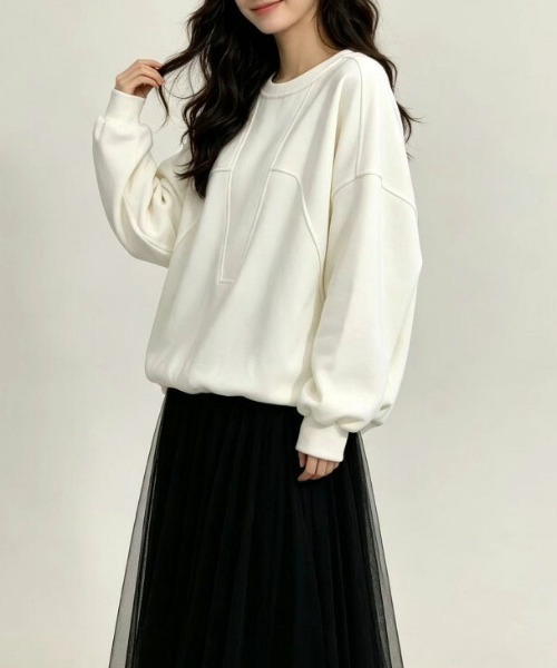 AMELY(エミリー)の「ステッチデザインスウェット/長袖トレーナー/プルオーバー(スウェット・レディース・アイボリー/グレー/ブラック・フリー)」の4枚目の写真