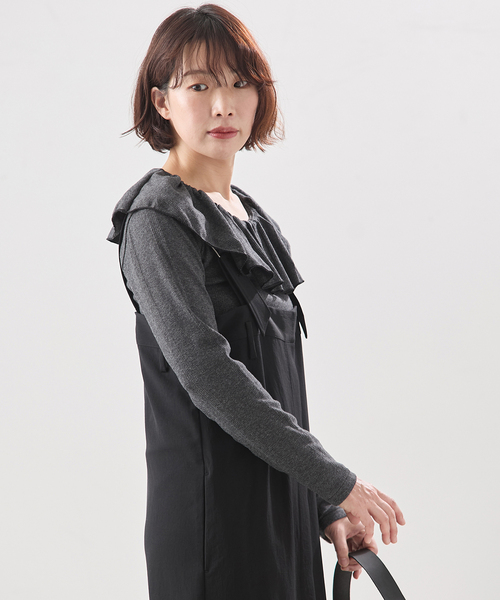 Uhr（ウーア）の「《一部WEB限定カラー》Miller*Uhr 別注 Frill Collar Tops カットソー（Tシャツ/カットソー・レディース・ブラウン/チャコールグレー/アイボリー・FREE）」の18枚目の写真