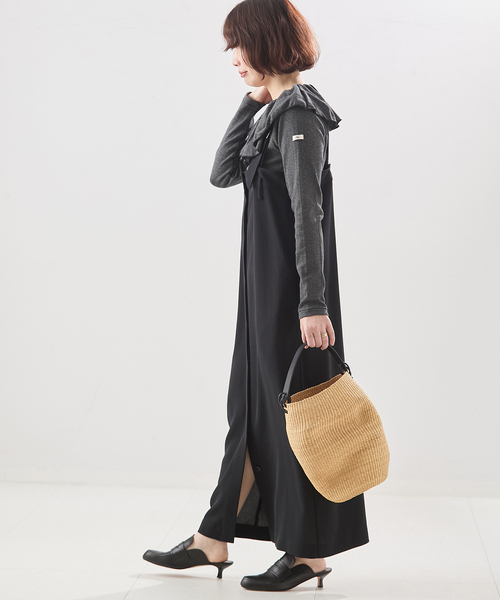 Uhr（ウーア）の「《一部WEB限定カラー》Miller*Uhr 別注 Frill Collar Tops カットソー（Tシャツ/カットソー・レディース・ブラウン/チャコールグレー/アイボリー・FREE）」の9枚目の写真