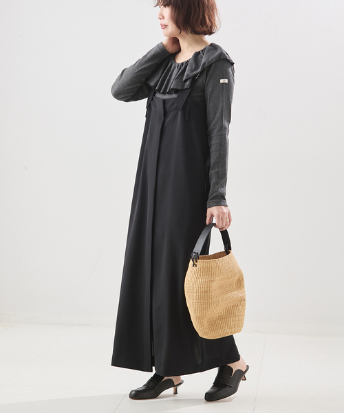 Uhr（ウーア）の「《一部WEB限定カラー》Miller*Uhr 別注 Frill Collar Tops カットソー（Tシャツ/カットソー・レディース・ブラウン/チャコールグレー/アイボリー・FREE）」の10枚目の写真