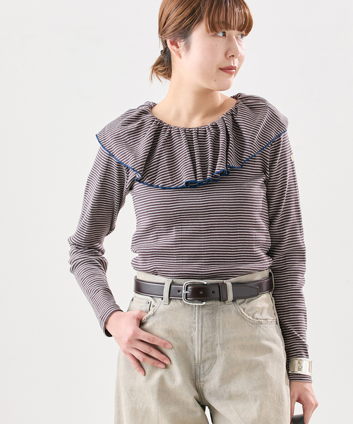 Uhr（ウーア）の「《一部WEB限定カラー》Miller*Uhr 別注 Frill Collar Tops カットソー（Tシャツ/カットソー・レディース・ブラウン/チャコールグレー/アイボリー・FREE）」の5枚目の写真