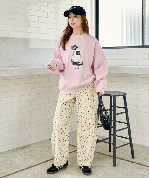 GAP(ギャップ)の「PUBLUX × GAP/ギャップ 別注 キャット グラフィック プリント 裏起毛 スウェット 限定展開(スウェット・メンズ・ブラウン/ネイビー/ピンク/ライトグレー・SMALL/MEDIUM/LARGE)」の14枚目の写真