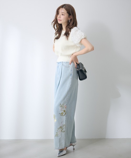 AND COUTURE（アンドクチュール）の「３Dフラワーレーススリーブプルオーバー（ニット/セーター・レディース・ホワイト/ブラック/ブラウン・FREE）」の9枚目の写真
